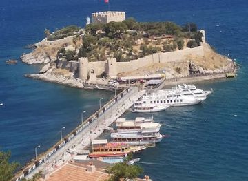 turkiye/kusadasi/landmark/kusadasi-kale-kapisi