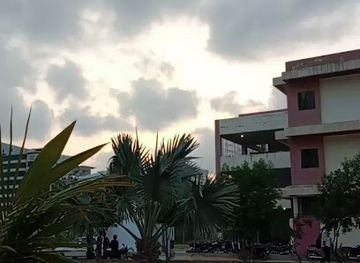 pakistan/karachi/gulshan-e-iqbal/landmark/university-road