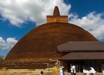 sri-lanka/anuradhapura/landmark/abayagiriya-stupa