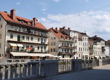 slovenia/inner-carniola/landmark/klobasarna