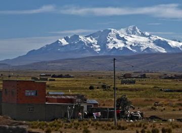 bolivia/lake-titicaca/landmark/huayna-potosi