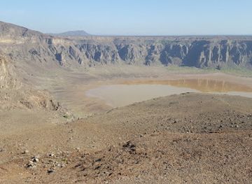 saudi-arabia/al-wahbah-crater/landmark/wabah-crater-hiking-trail