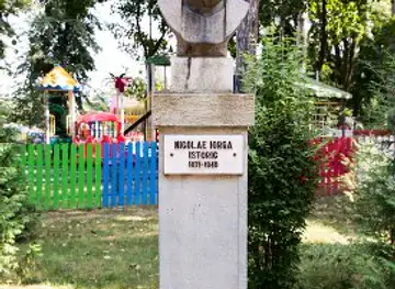 Grupul statuar din parcul Mihai Eminescu