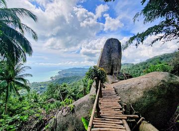 thailand/koh-samui/lamai/landmark/overlap-stone