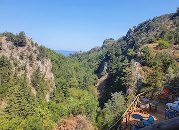 greece/samos/landmark/potami-waterfalls