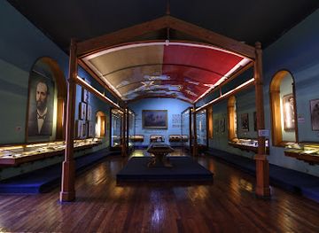 chile/valparaiso-region/landmark/museo-naval-y-maritimo