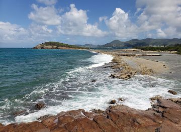 sint-maarten/maho/landmark/david-s-hole