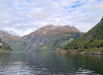 norway/geirangerfjord/landmark/explore-geiranger