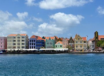 curacao/st-joris-bay/landmark/brion-square