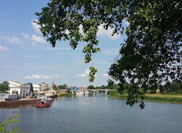 netherlands/betuwe/landmark/nationaal-glasmuseum