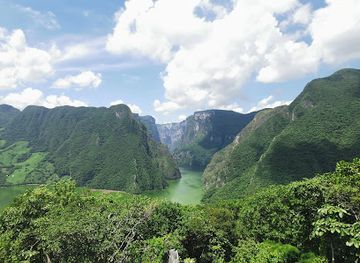 mexico/chiapas/landmark/manos-que-imploran-viewpoint