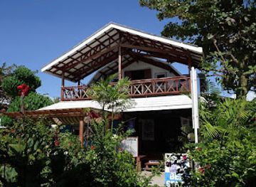 philippines/malapascua-island/landmark/thresher-shack