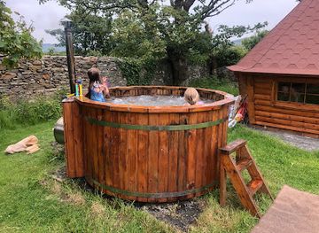 isle-of-man/glen-maye/landmark/knockaloe-beg-farm-b-b-self-catering-hostels-glamping