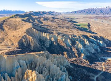 new-zealand/mount-cook-national-park/landmark/clay-cliffs