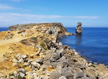 portugal/peniche/landmark/praia-de-peniche-de-cima