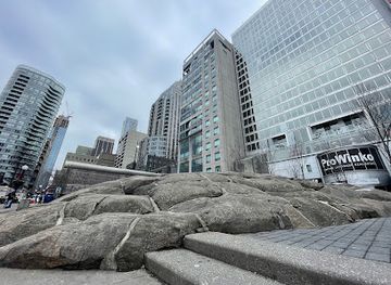 canada/toronto/yorkville/landmark/the-yorkville-rock