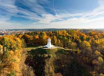 lithuania/vilnius/landmark/three-crosses-monument