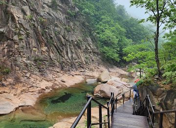south-korea/seoraksan-national-park/landmark/biseondae