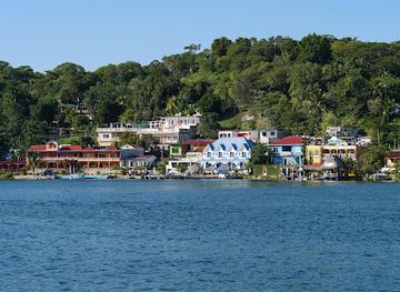 guatemala/flores/landmark/malecon-isla-de-flores