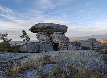 portugal/serra-da-estrela/landmark/pedra-do-urso