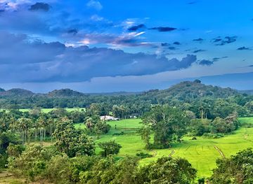 sri-lanka/minneriya-national-park/landmark/minneriya-wewa-bathing-place