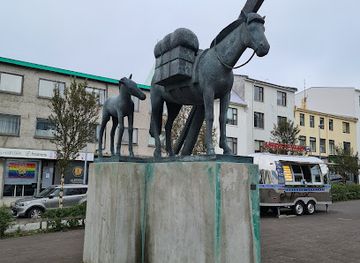 iceland/eastern-region/landmark/icelandic-horse-monument