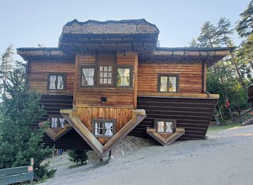 poland/kashubian-switzerland/landmark/dom-do-gory-nogami