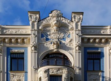 latvia/kurzeme/landmark/pole-apartments