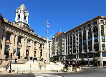 connecticut/stamford/harbor-point/landmark/stamford-old-town-hall