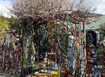 california/venice-beach/landmark/mosaic-tile-house-venice-ca