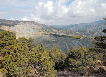 cyprus/troodos-mountains/landmark/walls-of-old-chora