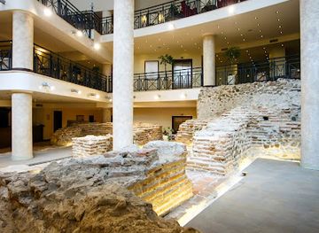 bulgaria/southeast-bulgaria/landmark/the-roman-amphitheatre-of-serdika