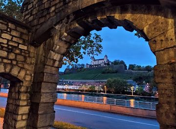 germany/wurzburg/landmark/schwanentor