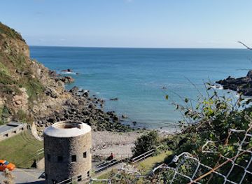guernsey/rousse-tower/landmark/le-petit-bot-tower