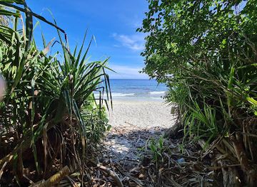 christmas-island/the-dales/landmark/west-white-beach-trailhead