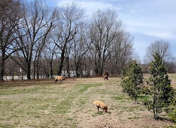 arkansas/springdale/landmark/agfc-j-b-and-johnelle-hunt-family-ozark-highlands-nature-center
