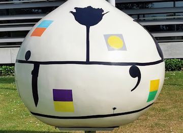 netherlands/bollenstreek/landmark/reuzenbol-black-tulip-vincent-v-gogh