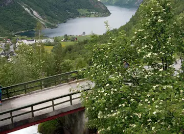 Holebroa Waterfall