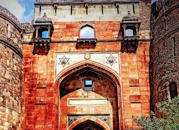 india/delhi/landmark/talaqi-darwaza-delhi