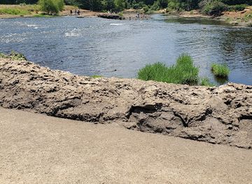 texas/golden-triangle/landmark/neches-river