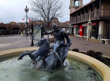 kansas/kansas-city/westport/landmark/quiet-talk-sculpture