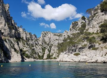 france/les-calanques-national-park/landmark/visit-of-creeks