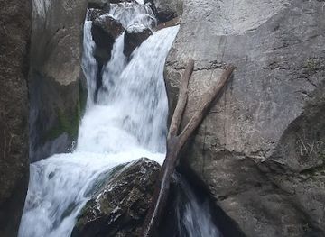 uzbekistan/kashkadarya-region/landmark/maftunkor-sharshara-manzarasi