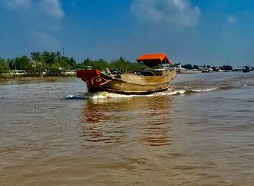 vietnam/south-central-coast/landmark/ho-chi-minh-statue