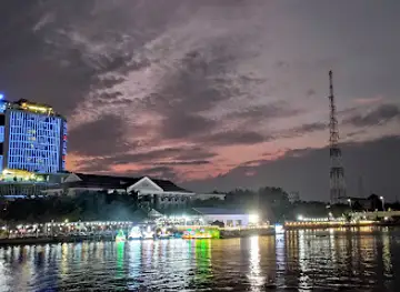 Ninh Kieu Wharf