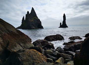 iceland/vík-í-mýrdal/landmark/reynisdrangar
