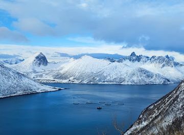 norway/senja-island/landmark/tralvika-view