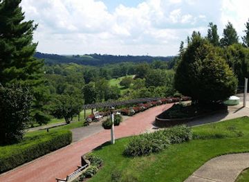 west-virginia/wheeling/landmark/oglebay-institute-glass-museum