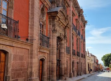 mexico/san-miguel-de-allende/centro/landmark/casa-de-cultura-banamex-casa-del-mayorazgo-de-la-canal