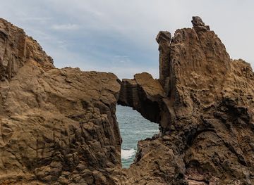 chile/arica/landmark/cuevas-de-anzota
